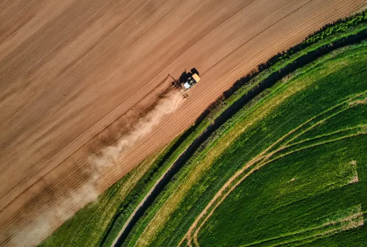 Top Benefits of Using Tractors in Modern Agriculture